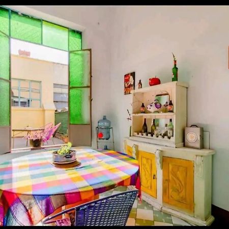 1 Guadalajara Corazon Del Centro Historico Hospedate En Una Casa Antigua En Una Habitacion Sencilla Con Areas Comunes Y Banos Compartidas מראה חיצוני תמונה