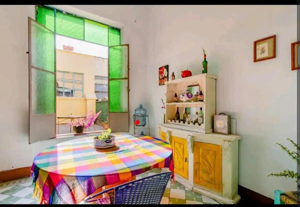 1 Guadalajara Corazon Del Centro Historico Hospedate En Una Casa Antigua En Una Habitacion Sencilla Con Areas Comunes Y Banos Compartidas מראה חיצוני תמונה